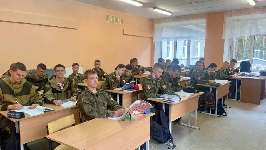 Новый учебный день в «Салюте»