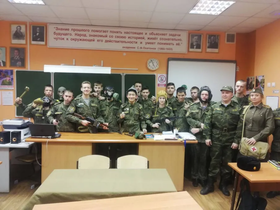 Нижегородскую кадетскую школу посетил Нижегородский музей «Холодной войны»