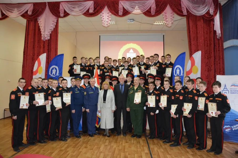 17 марта в Нижегородской кадетской школе прошла торжественная церемония вручения памятных наград за участие в Параде Памяти в городе Самаре.