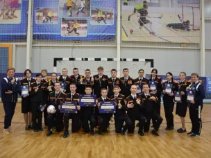 Мини-футбол – в школу