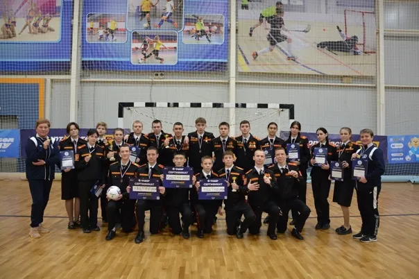 Мини-футбол – в школу