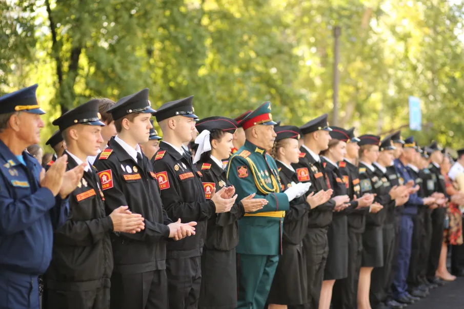 Торжественная линейка, посвящённая 1 сентября