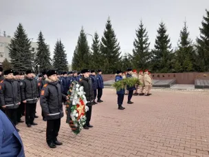 Своих не бросаем