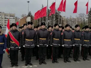 В день Воинской Славы России парадный расчет Нижегородской кадетской школы под командованием подполковника Касаткина Вадима Александровича принял участие в Параде Памяти